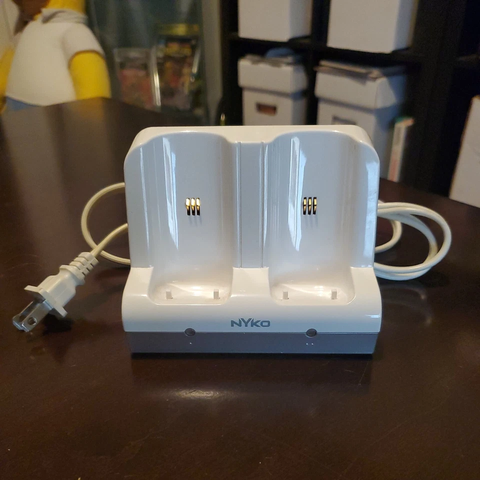 Nyko Charge Station Dock 87000-A50 for Nintendo Wii Controllers O1 - Image 1 of 1
