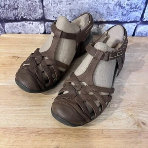 BareTraps Brown Closed Toe Sandals Size 7.5 - Picture 1 of 6