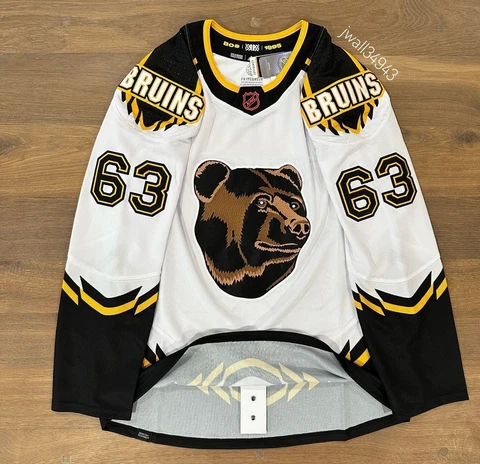 Brad Marchand Boston Bruins 22-23 adidas AUTHENTIC Reverse Retro 2.0 Mens Jersey Cover