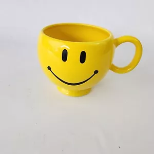 Large Smiley Face Coffee Mug By Teleflora Gift Large Yellow Cup With Handle - Picture 1 of 6