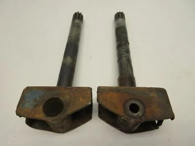 Polaris Colt Deluxe 372 1968 par de husillos de dirección delanteros de esquí izquierdo derecho Foto 1 de 4