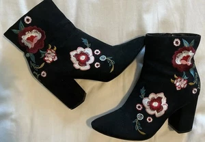 Express Womens Sz 8 Black Suede with Embroidered Flowers Ankle Boots - Picture 1 of 14