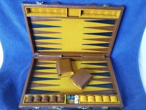 1970’s Vintage Backgammon Game Brown & Butterscotch Pieces With Case - Picture 1 of 6