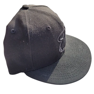 Gorra New Era Para Hombres 59Fifty Miami Heat Béisbol Negra Gorra de Pelota 7 1/2 Ajustada NBA Foto 1 de 4