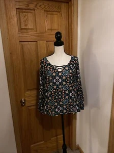 a.n.a Medium mehrfarbig mit Blumendruck langärmelige Schaufelausschnittbluse - EUC - Bild 1 von 5