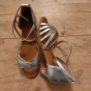 Silberne Sandalen, Größe 38, Tanzschuhe, Salsa, Tango, Lateinamerikanisch, neu - Bild 1 von 12