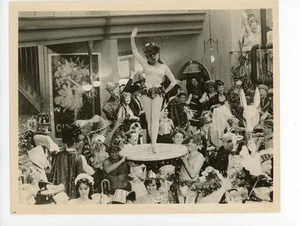 Can-Can 1960 orig.  Foto promocional de película prelanzamiento Shirley Maclaine - Imagen 1 de 3