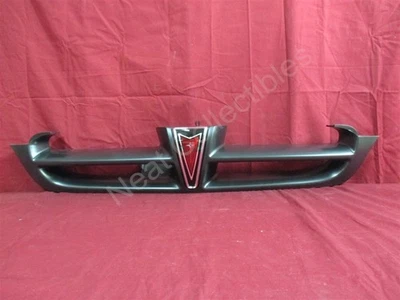 Rejilla de radiador Pontiac Bonneville SE 1992-1993 NUEVO OEM  Foto 1 de 4