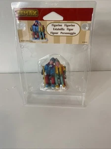 LEMAX MÜDE SKIERS 22015 VILLAGE FIGUR ZUBEHÖR WEIHNACHTEN - Bild 1 von 6