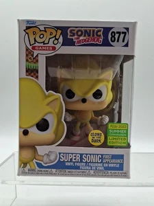 Funko Pop! Games Super Sonic First Appearance #877 GITD 2022 Summer - Picture 1 of 5