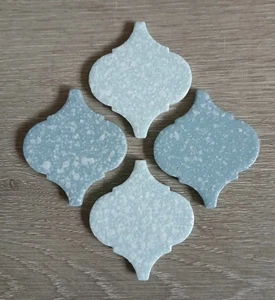 Menge 4 Vintage Arabeske blau weiß gesprenkelte Fliesen Wenczel Neu aus altem Lagerbestand Ersatz - Bild 1 von 4