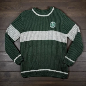 Suéter de Quidditch Slytherin Mundo Mágico Universal Studios para Hombre/Talla XL - Imagen 1 de 8