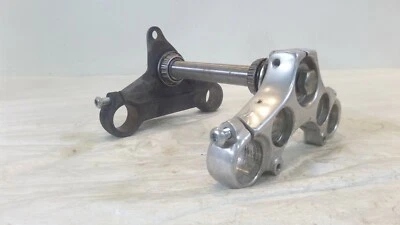 Soporte triple árbol horquilla delantera personalizada Harley Davidson Sportster 883 y 1200 Foto 1 de 4