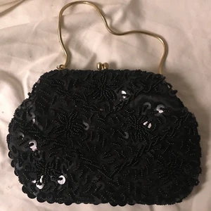 Cartera de lentejuelas Du Val cuentas negras noche cadena de mano bolso broche Hong Kong vintage - Imagen 1 de 12