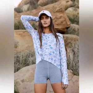Free People Movement Tempo Long Sleeve Floral Print Tee Blue Combo - SMALL - NEW - Picture 1 of 8