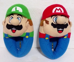 Adorable Super Mario Brothers Mario & Luigi Slippers Child's Size 11-12 - Picture 1 of 3