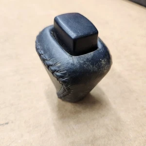 84-96 C4 Corvette AUTO Shift Knob & Button Leather Automatic Shifter Ball OEM - Foto 1 di 9