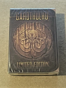 Cardthulhu Spielkarten Deck | Cthulhu | Limited Edition {NEU_SEALED_RARE} - Bild 1 von 6