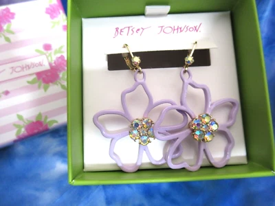 Pendientes colgantes Betsey Johnson tono dorado pastel púrpura marco abierto flores nuevos con etiquetas Foto 1 de 4