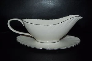 Lenox Weatherly Sauciere aufgesetzte Unterplatte Platinum Trim NEU - Bild 1 von 4