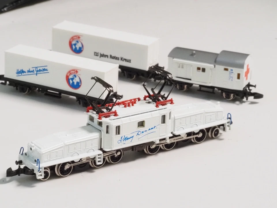 8114 Marklin Z-Scale 125 Yrs Red Cross Crocodile Electric Train Starter Set - Image 1 of 4