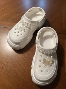 Schmetterling verbessert PVC Clog/Schuhe Damen, Charms & schillernde Kette Größe 8 - Bild 1 von 14