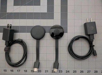 Google Chromecast 1080p медиа потоковая коробка лот из 2 поколения 2 и поколения 3 - Изображение 1 из 2