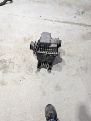 Caja de admisión de filtro de aire Chevrolet Colorado GMC Canyon 2015-2020 usada OEM Foto 1 de 3