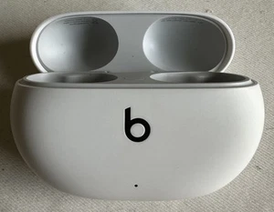 OEM Beats CHARGING CASE for Beats Studio Buds Wireless Earphones WHITE - Picture 1 of 3