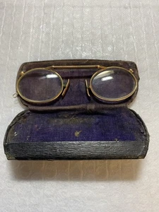 Vintage Pince Nez Glasses / Spectacles With Case Gold Coloured Frames - Picture 1 of 4