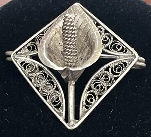 Antiguo prendedor/broche de filigrana 'CALLA LILY' ART NOUVEAU de plata de ley - Imagen 1 de 7