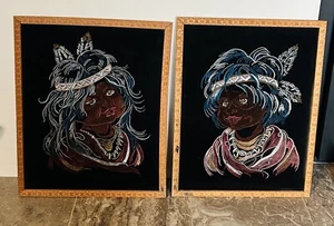 Vintage Velvet Oil Paintings Native American Child Children Carved Wood Frame - Bild 1 von 7