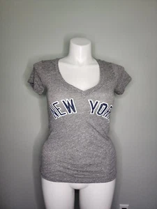 Majestic Threads NY Yankees Vneck T-Shirt - Picture 1 of 7