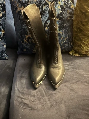 ¡Preciosas botas Fluevog!  Talla 7w Foto 1 de 4