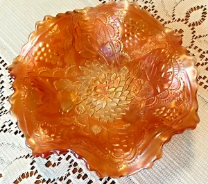 CARNIVAL GLASS WATERLILY FOOTED BOWL 17cm STRONG COLORS - Picture 1 of 8