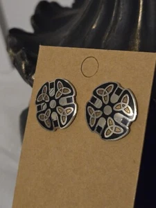 Vintage Celtic Trinity Knot Black Enamel Round Stud Earrings Irish Scottish Post - Picture 1 of 15