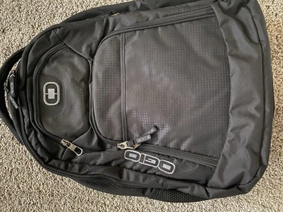 Nova sem etiquetas- Ogio- Mochila com zíper e alças- Preta - Imagem 1 de 4