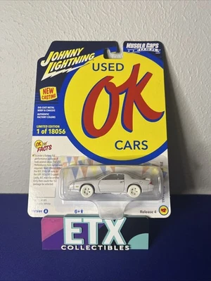 2021 Johnny Lightning MUSCLE CARS USA #04 1991 Chevy Camaro Z28 White Lightning - Image 1 of 2