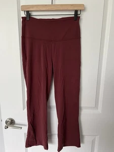 Lululemon Groove Super-High-Rise Crop 23" - Red Merlot - Size 8 - Picture 1 of 4