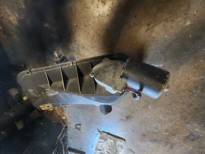 1994 1995 96 1997 VANDEN PLAS JAGUAR XJ6 VANDEN PLAS WINDSHIELD WIPER ASSEMBLY - Image 1 of 2