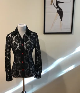 Blusa Top Negra Metálica de Encaje con Botones Rojos X-Pequeña - Imagen 1 de 10