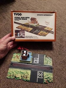 Tyco Signal Hombre con Cabaña Iluminada Nº 928 Escala HO - Imagen 1 de 10