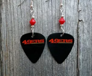 Pendientes negros púas de guitarra con cristales rojos de Swarovski con nombre del equipo de la NFL 49ers - Imagen 1 de 4