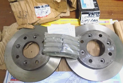 DISCOS Y PASTILLAS DE FRENO DELANTERO ROVER CITY PASTILLAS ORIGINALES 277942100134 DISCOS 277942103704 Foto 1 de 4
