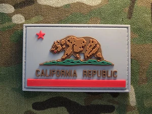 "Parche de gancho táctico de PVC semipresubido gris 2x3" California CA - Imagen 1 de 3