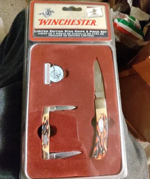 Juego de 2 cuchillos de ciervo Winchester 2005 edición limitada Foto 1 de 1