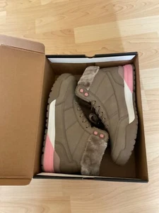 Stiefeletten Vty von Deichmann beige + rosa Gr 38 NEU im Karton leicht gefüttert - Bild 1 von 13