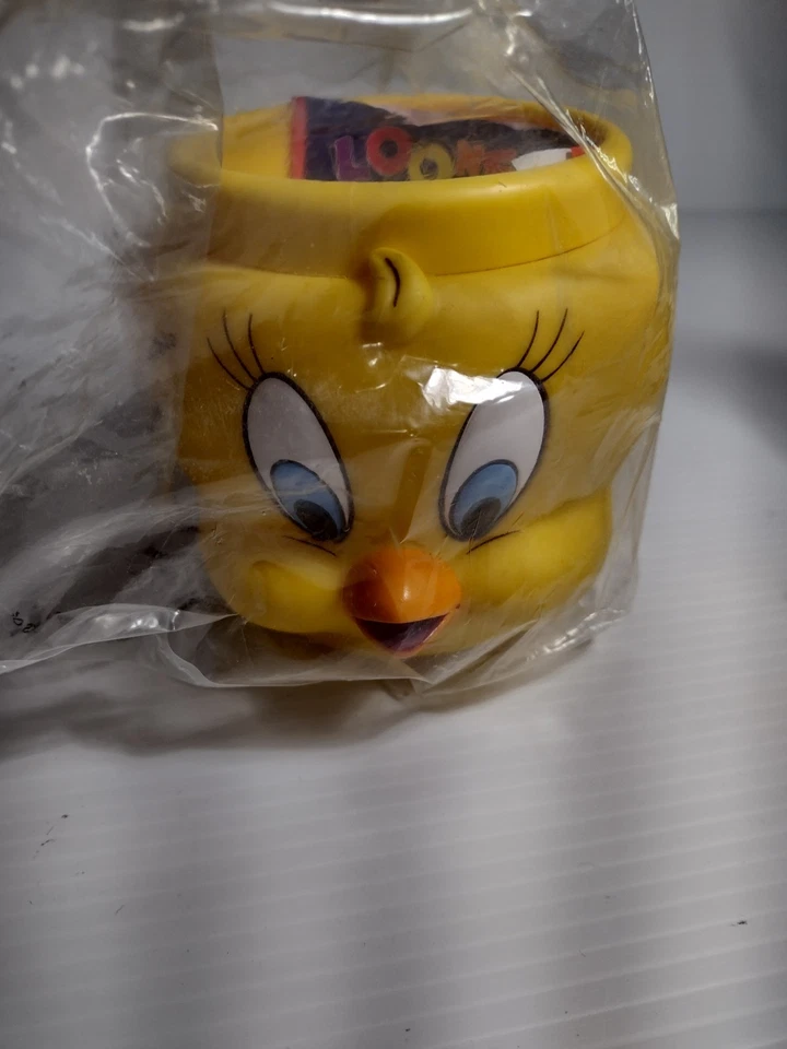 NEW Tweety Bird Mug Cup Warner Bros Looney Tunes Plastic Vintage 1992 3D - Image 1 of 1