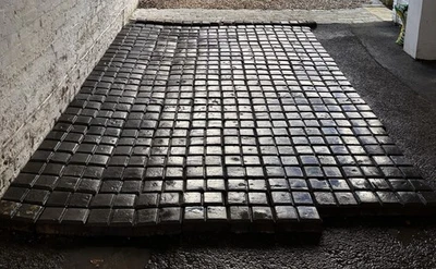 Reclaimed Staffordshire Blue 2 Block Paver Bricks - Image 1 of 4