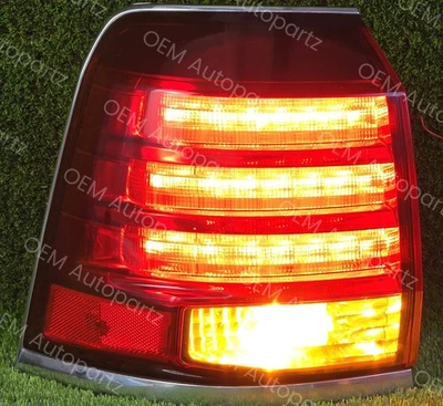 Оригинальный б/у внешний задний фонарь для Lexus LX570 2008-2011 левая сторона (со стороны водителя) - Изображение 1 из 4